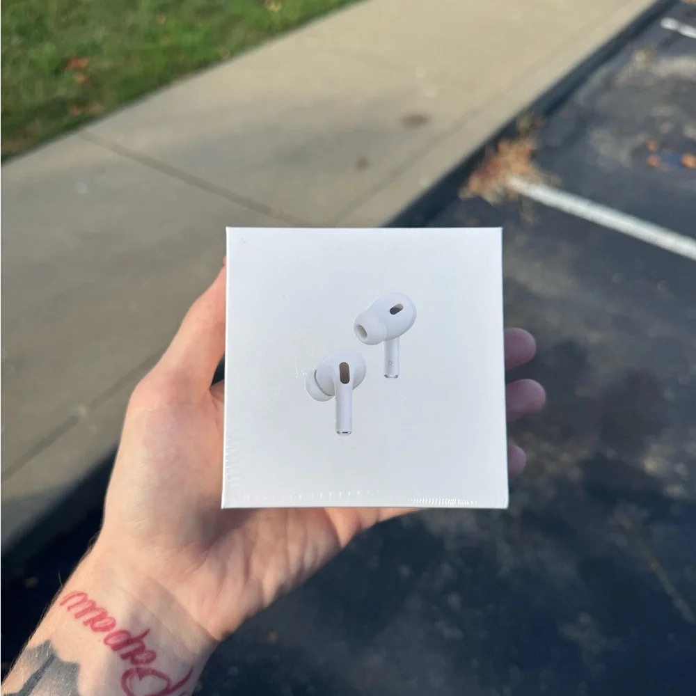 Apple Airpods Pro (2nd Generation) Wireless bluetooth earbuds